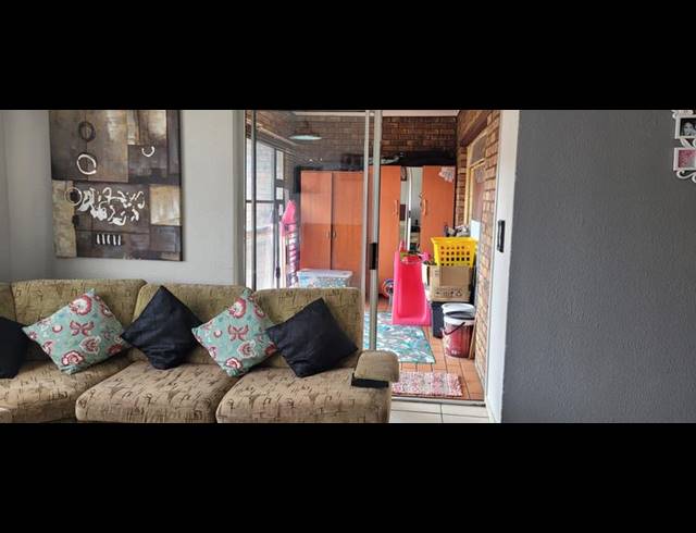 2 BEDROOM TOWNHOUSE FOR SALE IN NEW REDRUTH